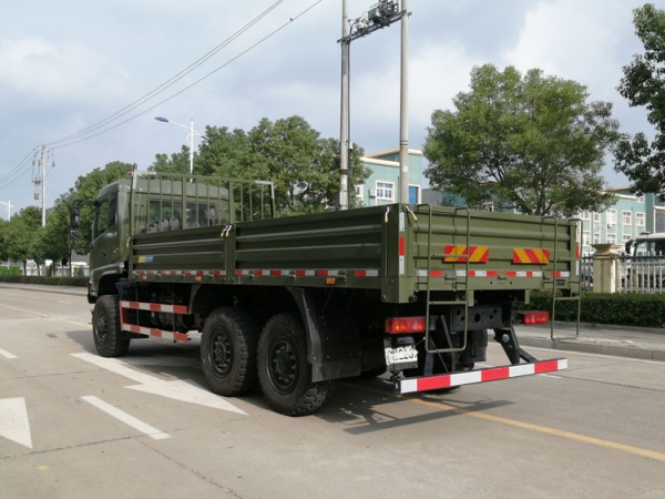 東風(fēng)六驅(qū)260馬力-越野載貨汽車