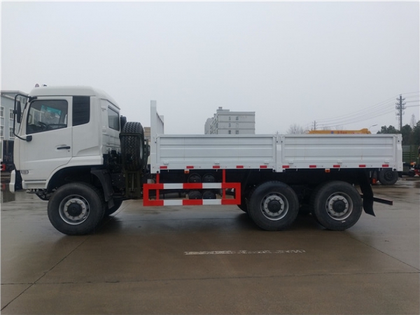 出口東風六驅越野載貨汽車