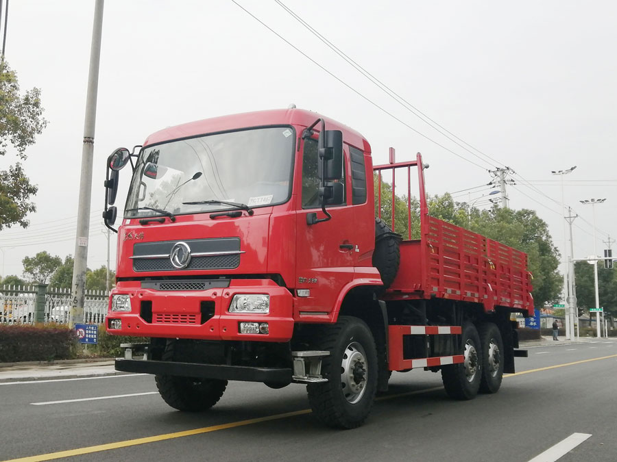 六驅210馬力越野載貨車