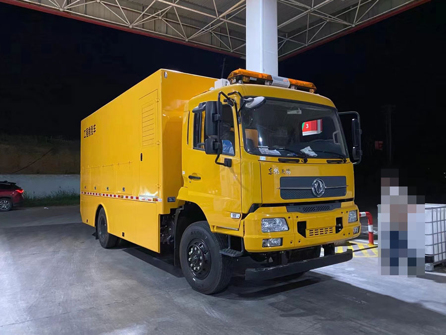 國六四驅-東風越野救險車