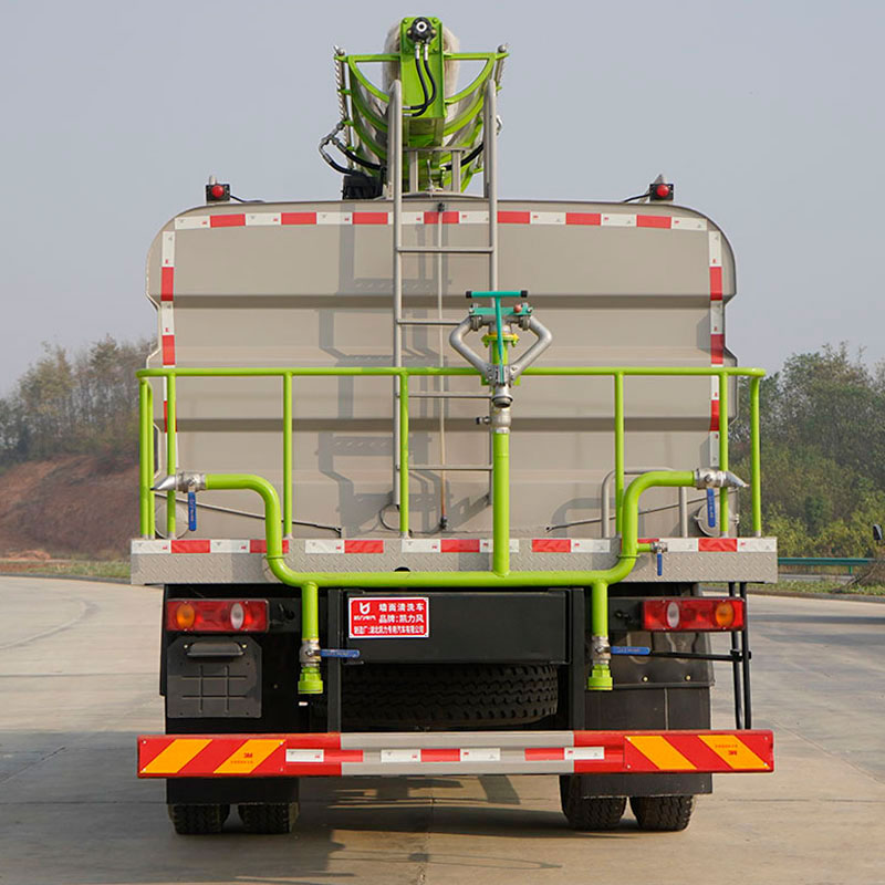 KLF5160TXQD6型 四驅(qū)墻面清洗車